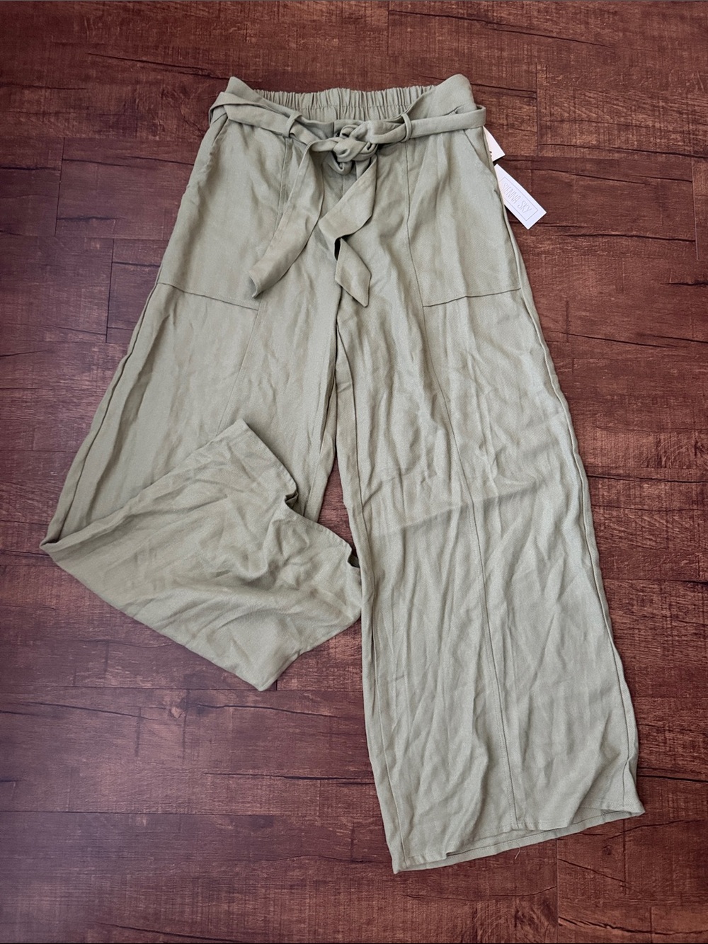 Sienna Sky wide leg pull on pant